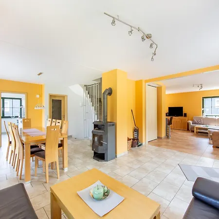 Casa vacanze Thuringian Forest House, Cleaning Included Eisfeld